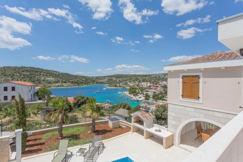 Villa Elena Sevid Ngoại thất bức ảnh