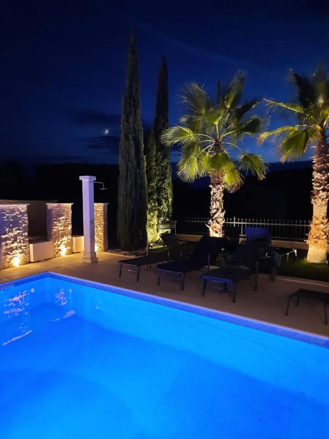 Villa Elena Sevid Ngoại thất bức ảnh