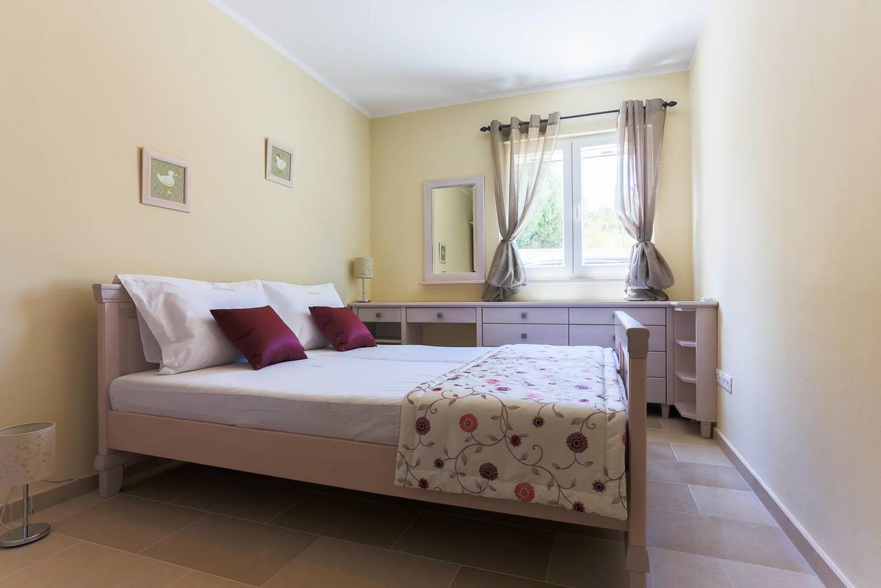 Villa Elena Sevid Ngoại thất bức ảnh